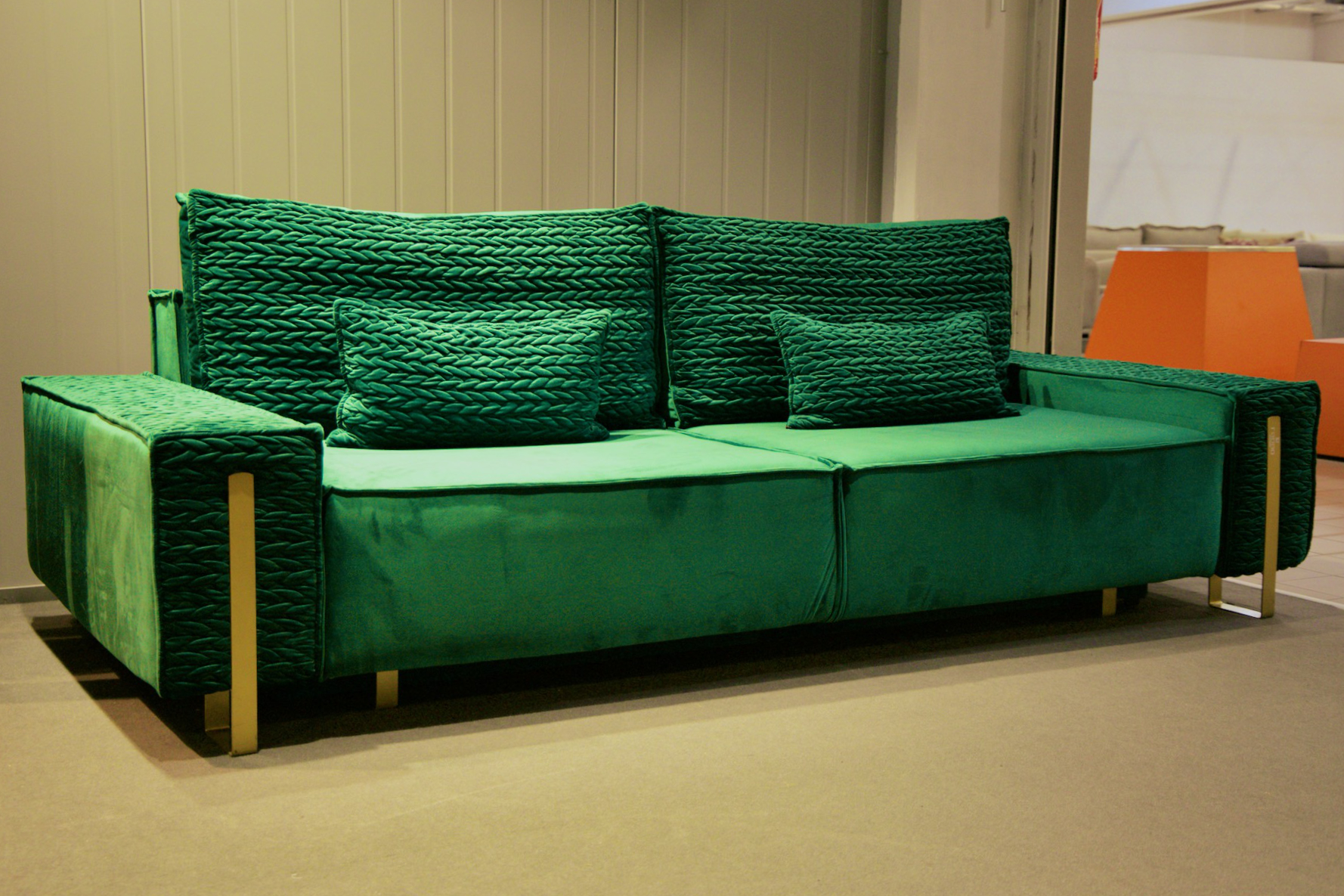 Polska sofa Miwa z funkcją spania